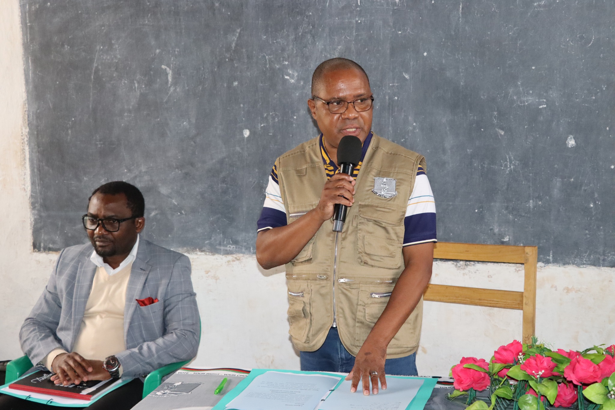 chapweteka%20Commissioner%20Richard%20Chapweteka%20launching%20the%20by-election%20in%20Chilaweni%20Ward.jpg