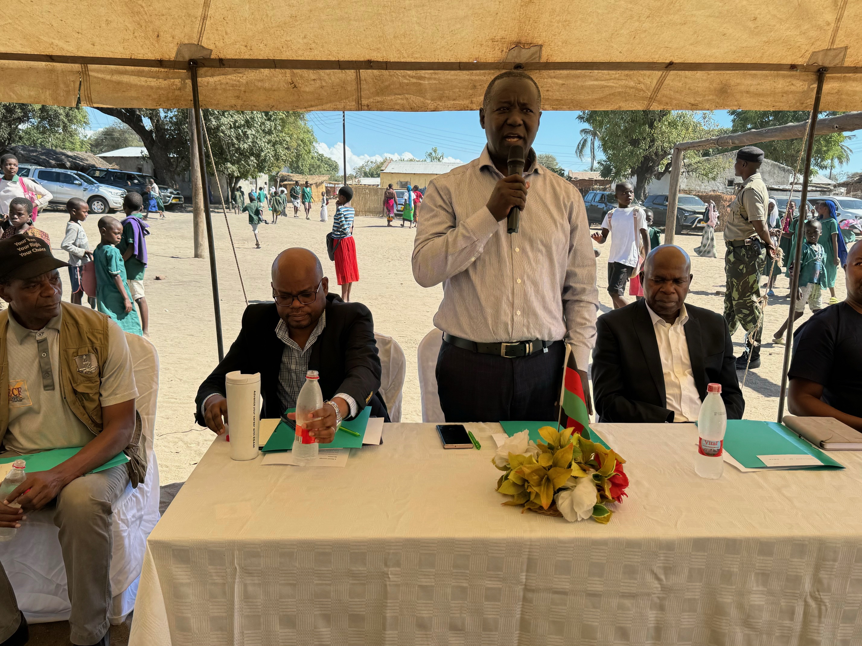 Commissioner%20Dr%20Anthony%20Mukumbwa%20launching%20the%20by-elections%20in%20Mwasa%20Ward.jpg