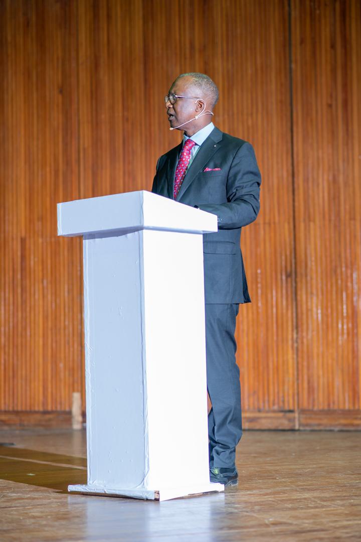 Dr%20Kachali%20presenting%20the%20public%20lecture.jpg